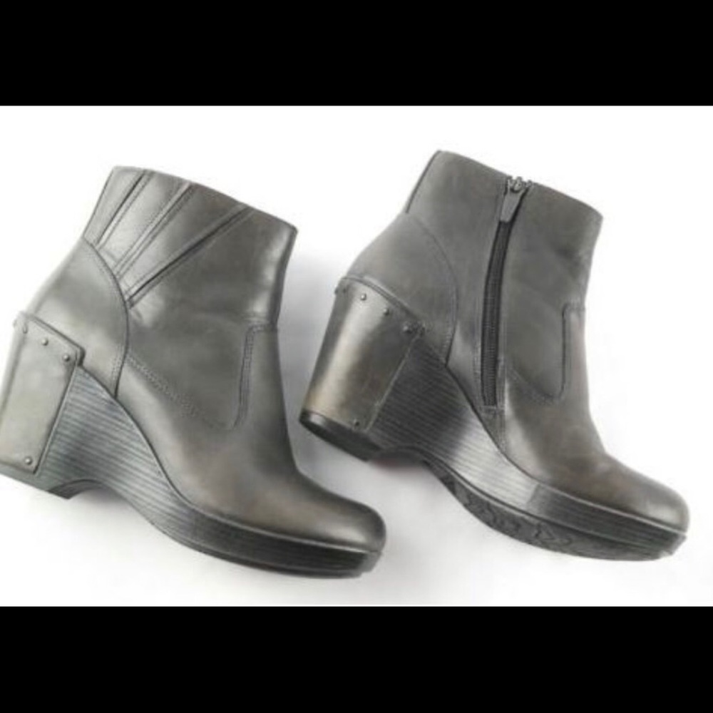 Dansko Faith ankle bootie